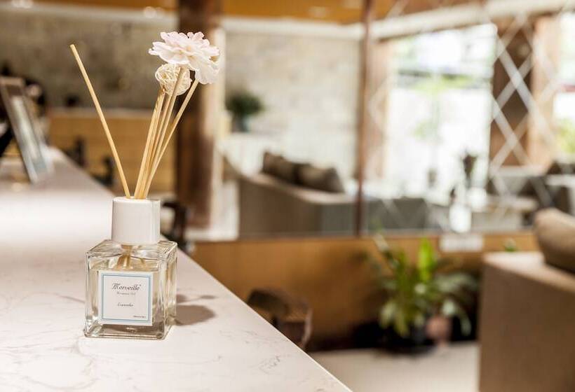 Отель Central Boutique