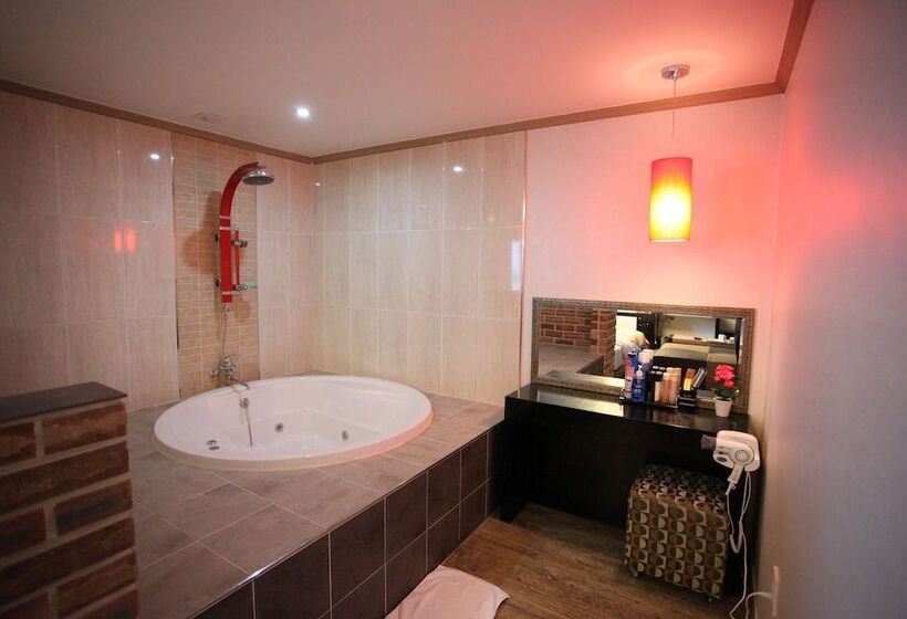 酒店 Chuncheon Myeongdong