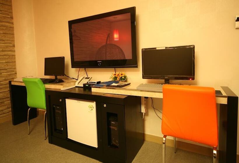 酒店 Chuncheon Myeongdong