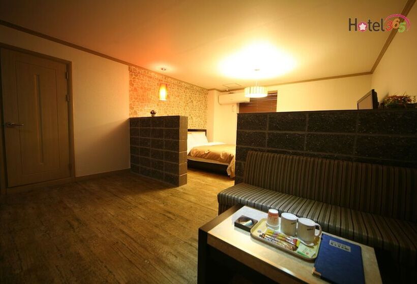 هتل Chuncheon Myeongdong