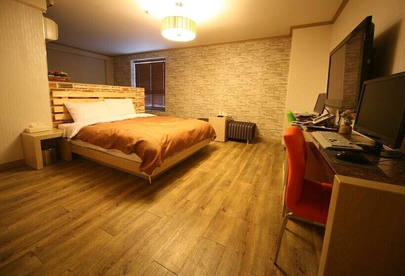 酒店 Chuncheon Myeongdong