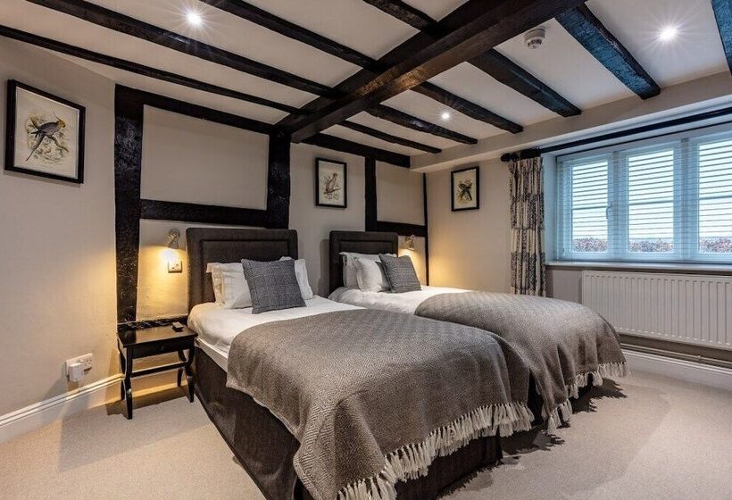 فندق Cowdray Lodge