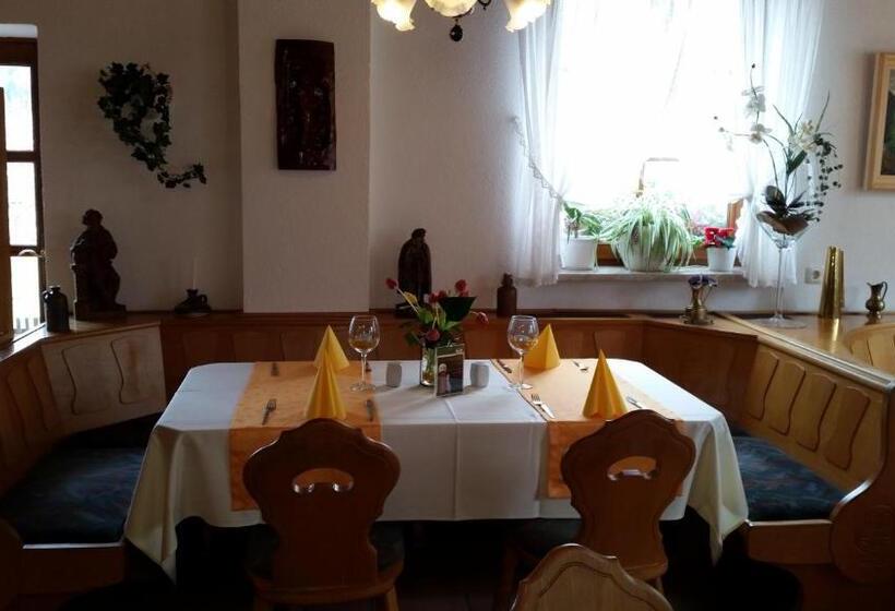Отель Gasthof Zum Döhlerwald