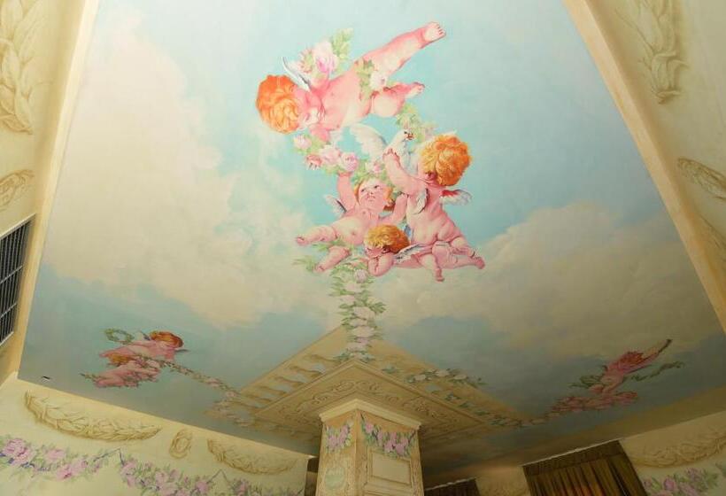 בית מלון כפרי Golden Ring Resort