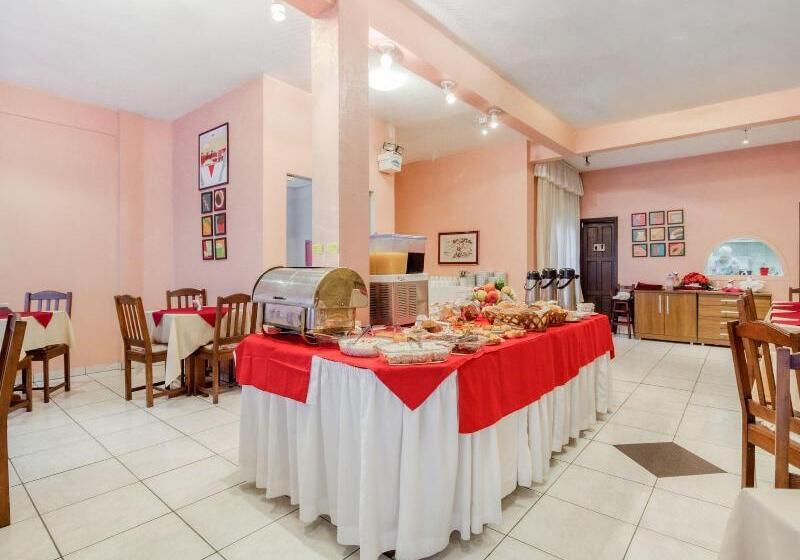 בית מלון כפרי Lancaster Poa