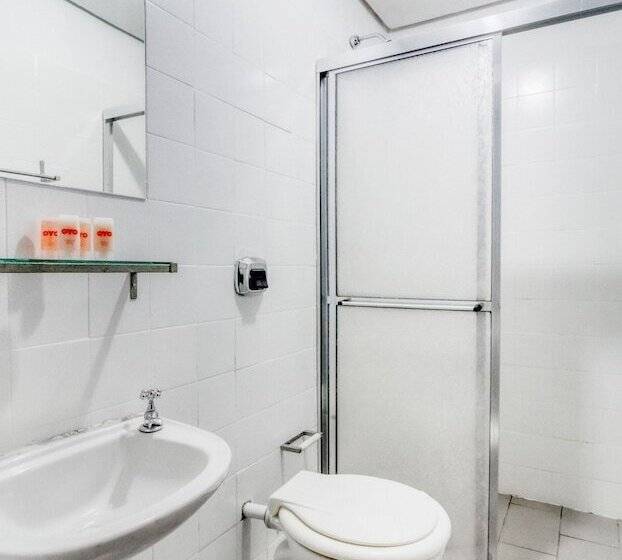 בית מלון כפרי Lancaster Poa