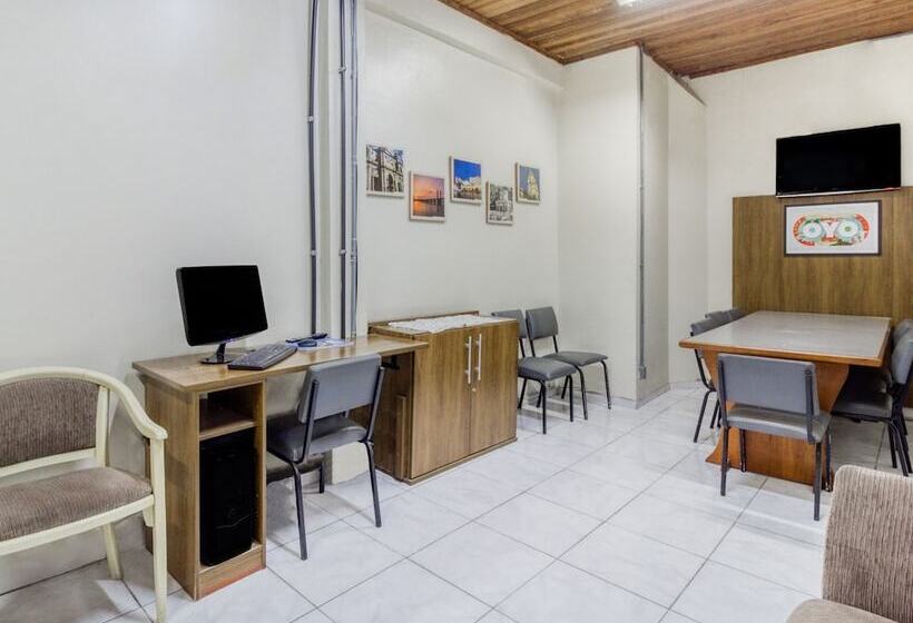 בית מלון כפרי Lancaster Poa