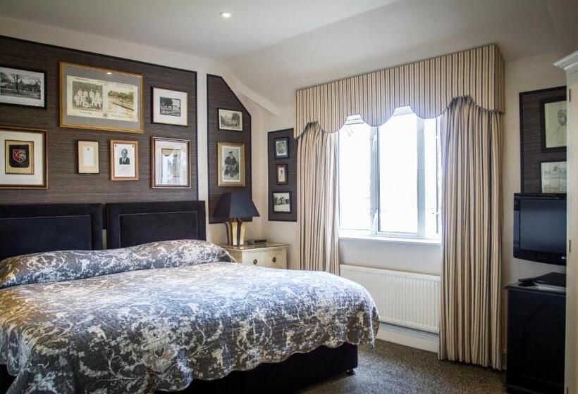 בית מלון כפרי Leander Club