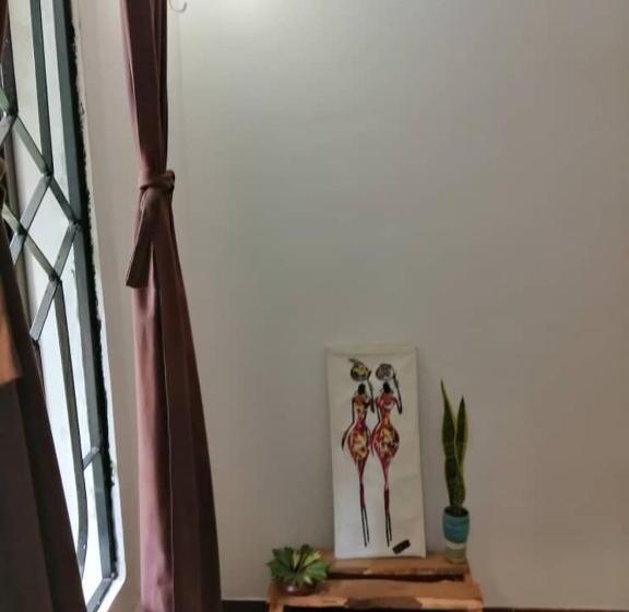 酒店 More Than A Drop