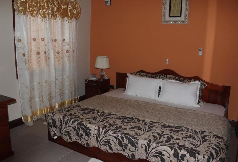 בית מלון כפרי Oguaa Apartments & Lodging