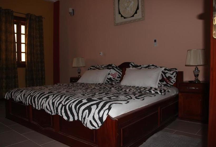 בית מלון כפרי Oguaa Apartments & Lodging