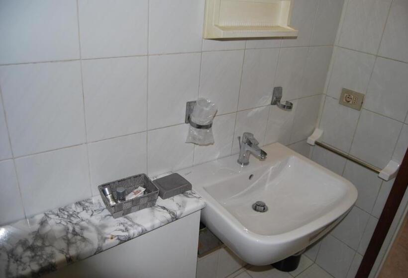 בית מלון כפרי Ristorante Albergo Arcade