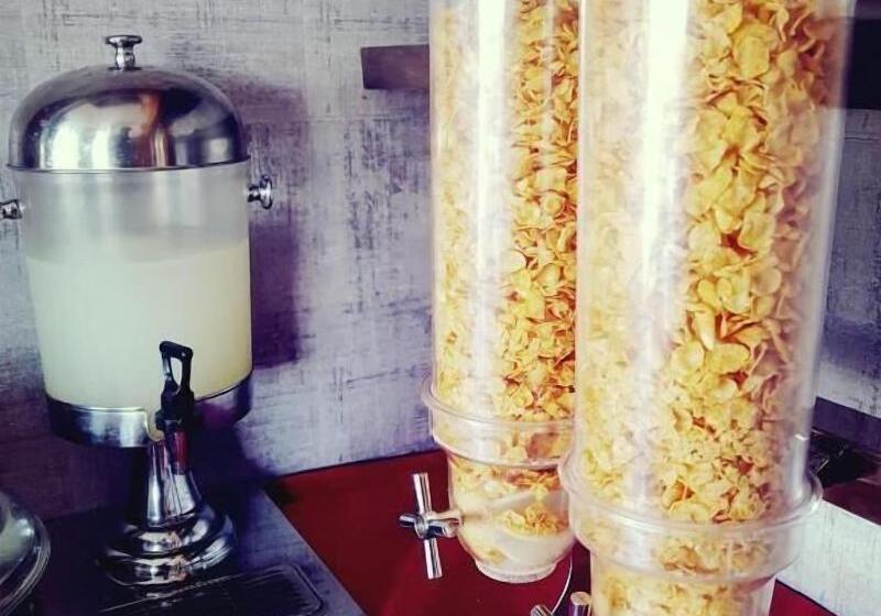 هتل Santhi Bhavan