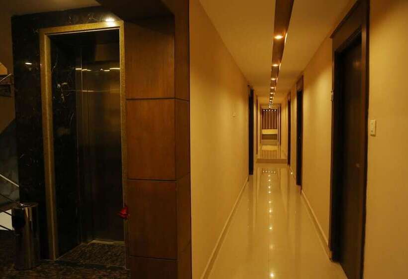 호텔 Santhi Bhavan