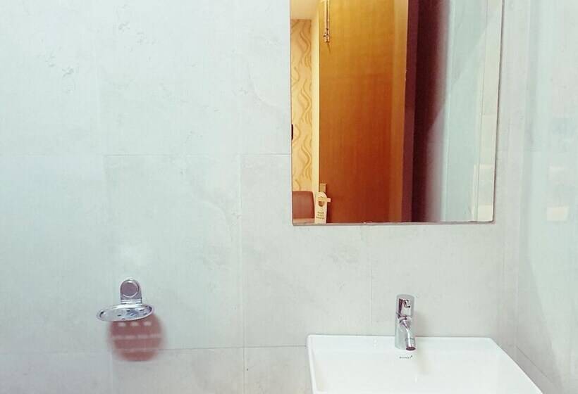 호텔 Santhi Bhavan