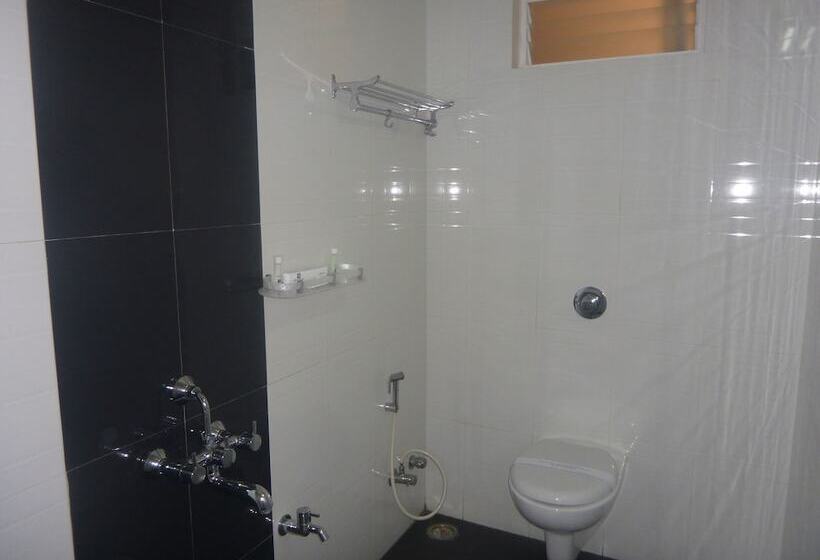 هتل Santhi Bhavan