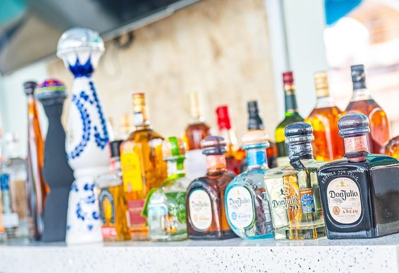 酒店 & Sport Bar Oz