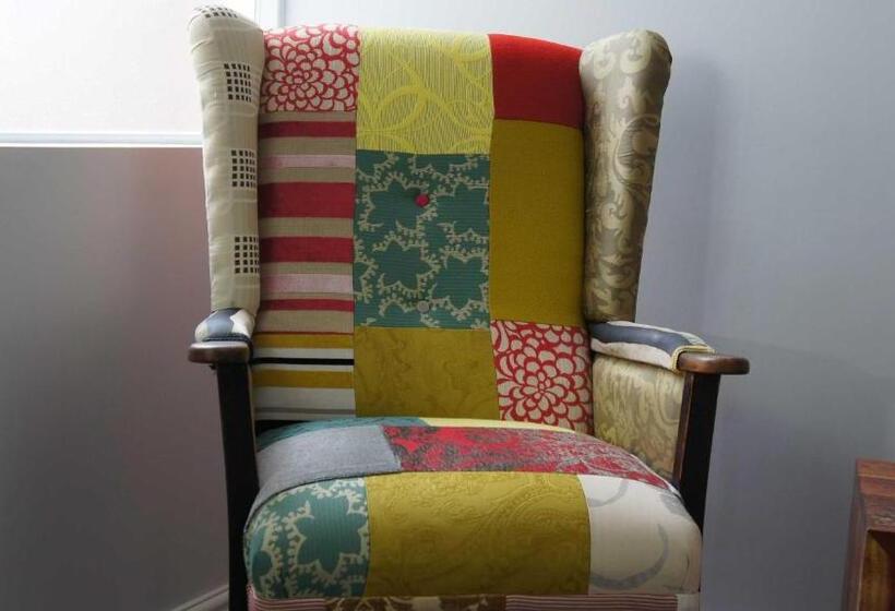 酒店 The Bronze Pig