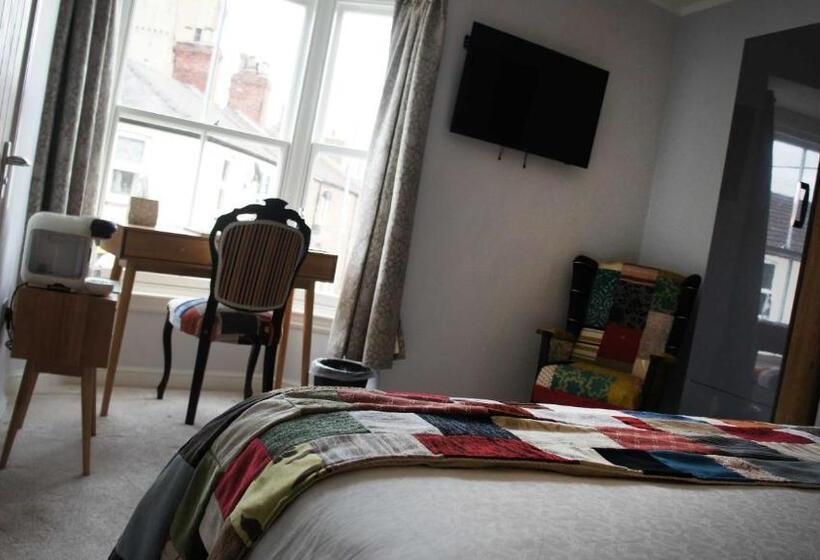 酒店 The Bronze Pig