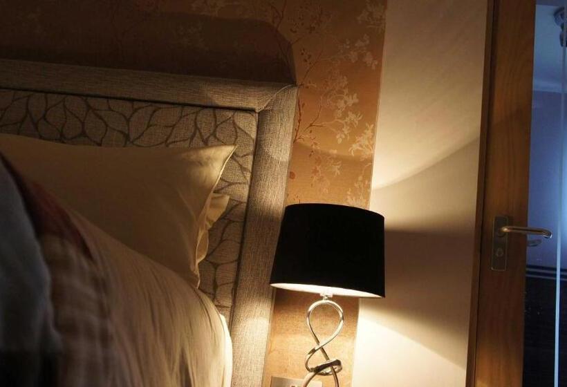 酒店 The Bronze Pig