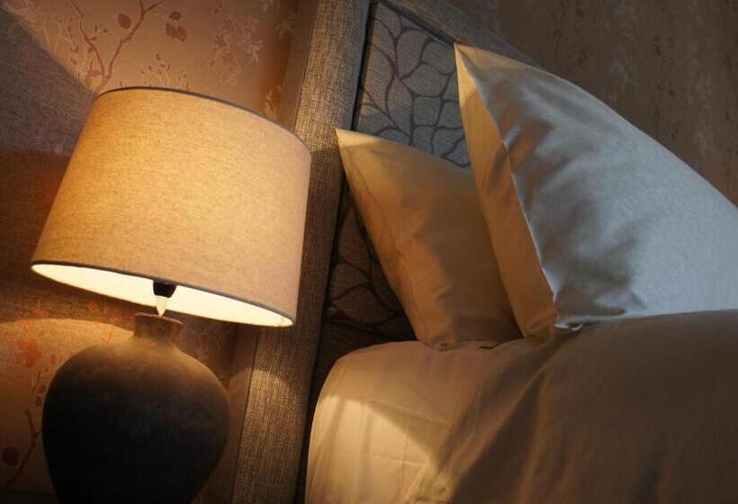 酒店 The Bronze Pig