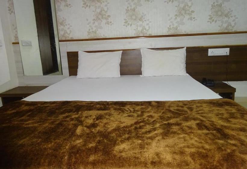 Отель Vibrant Gandhinagar