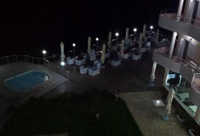 בית מלון כפרי Vila Kafe