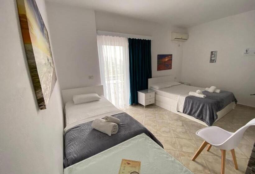 בית מלון כפרי Vila Kafe