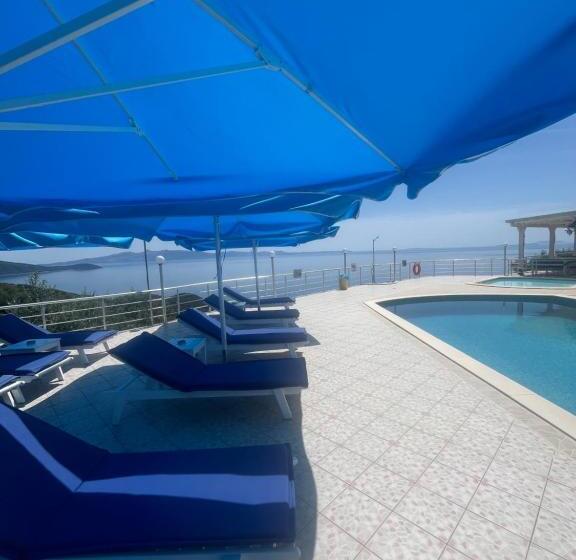 בית מלון כפרי Vila Kafe