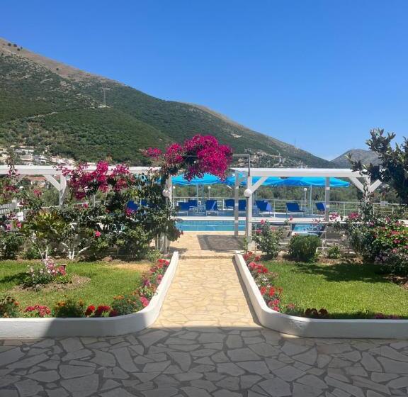 בית מלון כפרי Vila Kafe