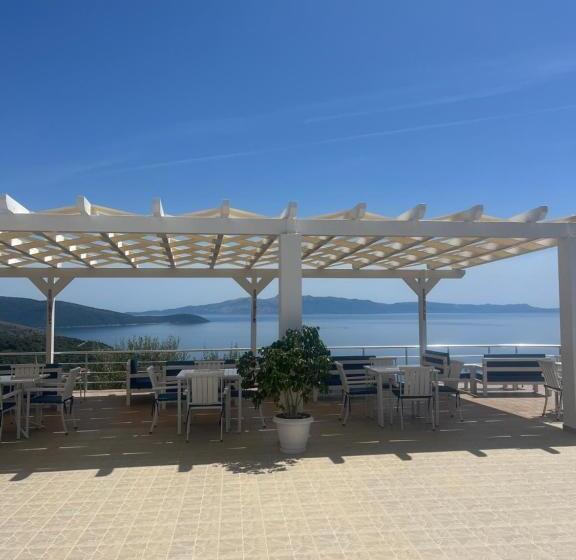 בית מלון כפרי Vila Kafe