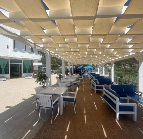 בית מלון כפרי Vila Kafe