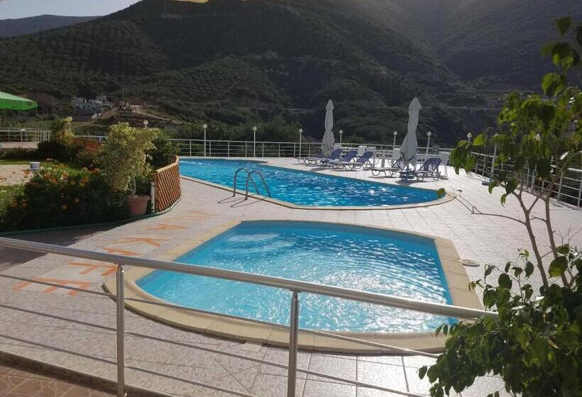 בית מלון כפרי Vila Kafe