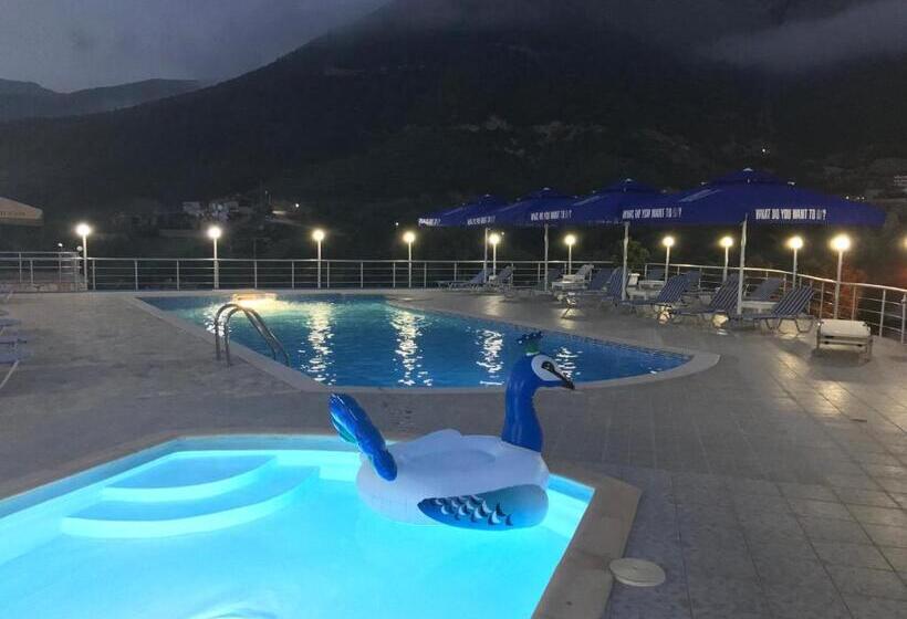 בית מלון כפרי Vila Kafe