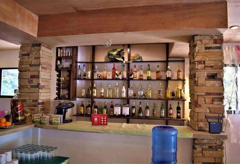 호텔 Zen Rooms Seaslugs El Nido