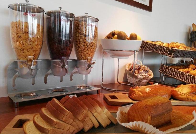 Отель The Originals Boutique, Hôtel Port La Vie