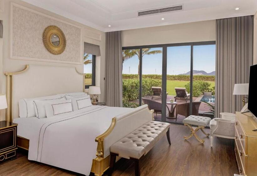 Melia Vinpearl Cua Hoi Beach Resort