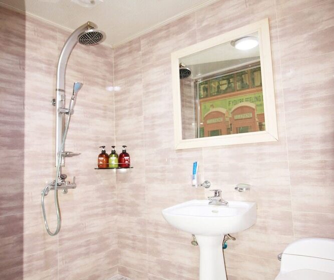 مُتل 9st Traveltel