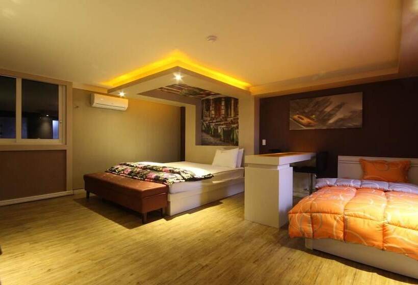 مُتل 9st Traveltel