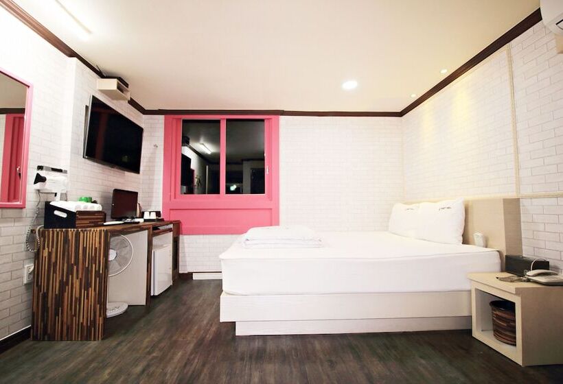 مُتل 9st Traveltel