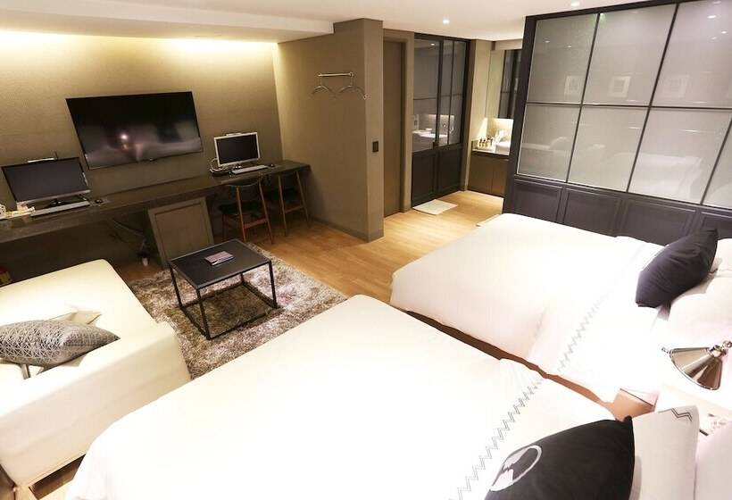 מוטל Bucheon Mari