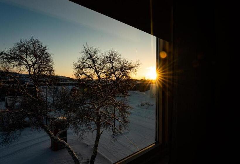 モーテル Mix Tana Spiseri Og Overnatting