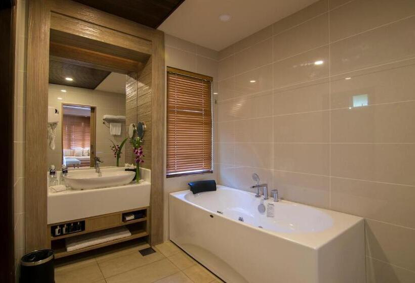 אתר נופש Royale Chulan Cherating Villa