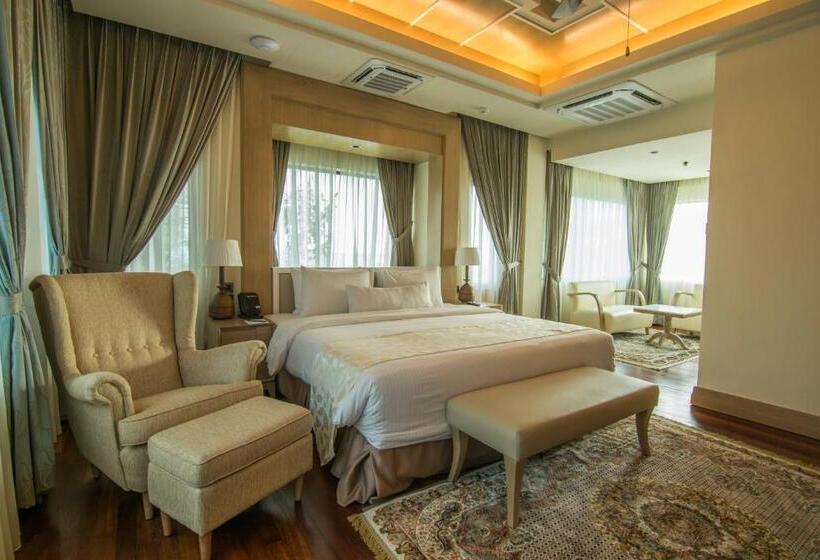 אתר נופש Royale Chulan Cherating Villa