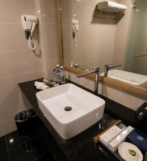 אתר נופש Royale Chulan Cherating Villa