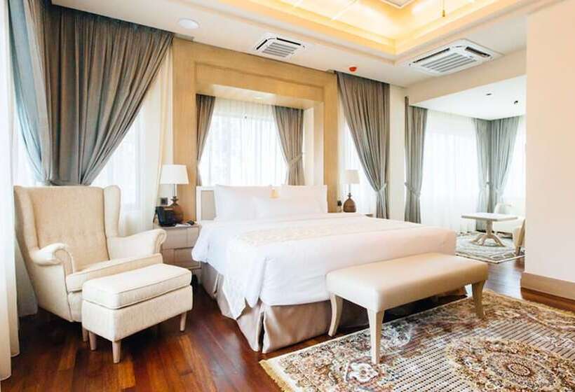 استراحتگاه Royale Chulan Cherating Villa