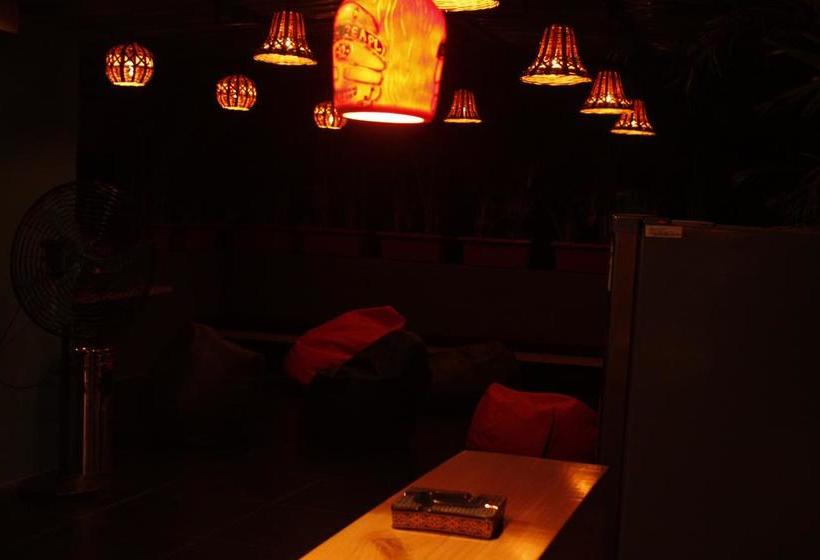 هاستل Bollywood Bed & Breakfast