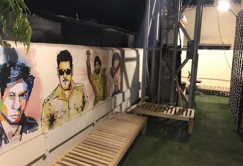 هاستل Bollywood Bed & Breakfast