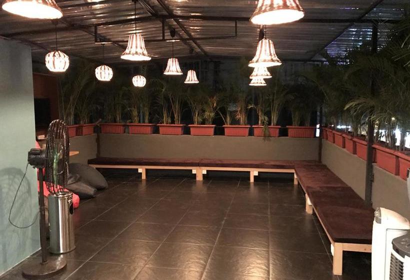 هاستل Bollywood Bed & Breakfast