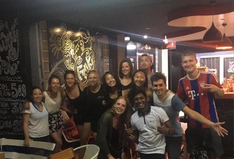 فندق صغير Funky Crab